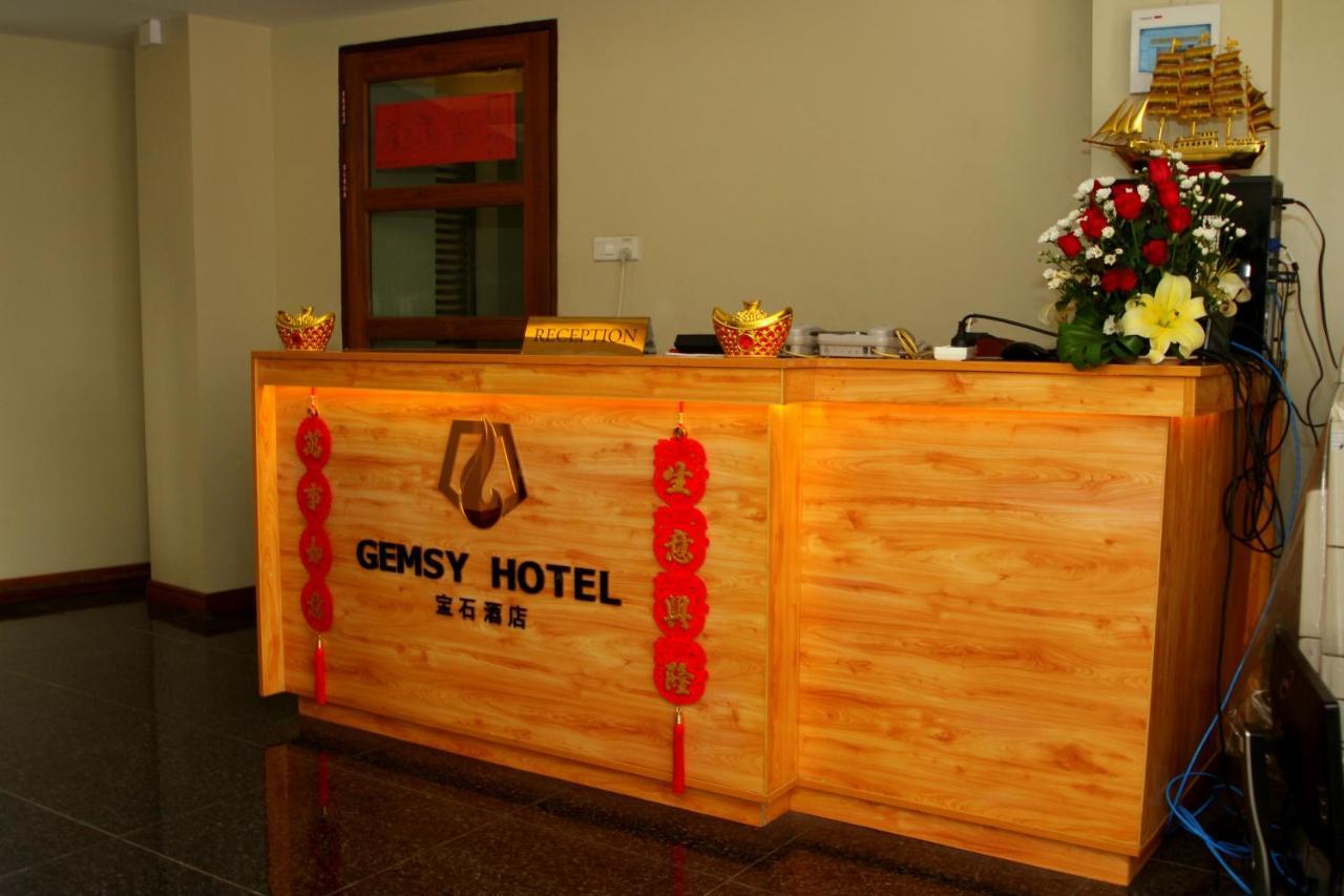 Gemsy Hotel Yangón Exterior foto